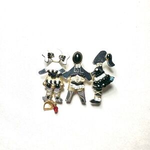 Elegant Family Brooch with Black and Gold Details